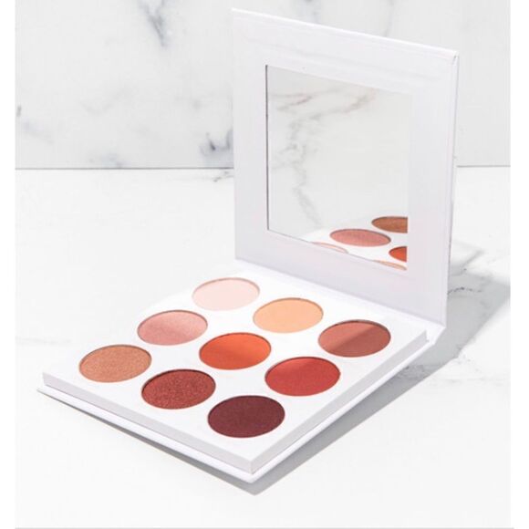 NIB Give Them Lala Beauty The Baby Palette - Picture 1 of 6